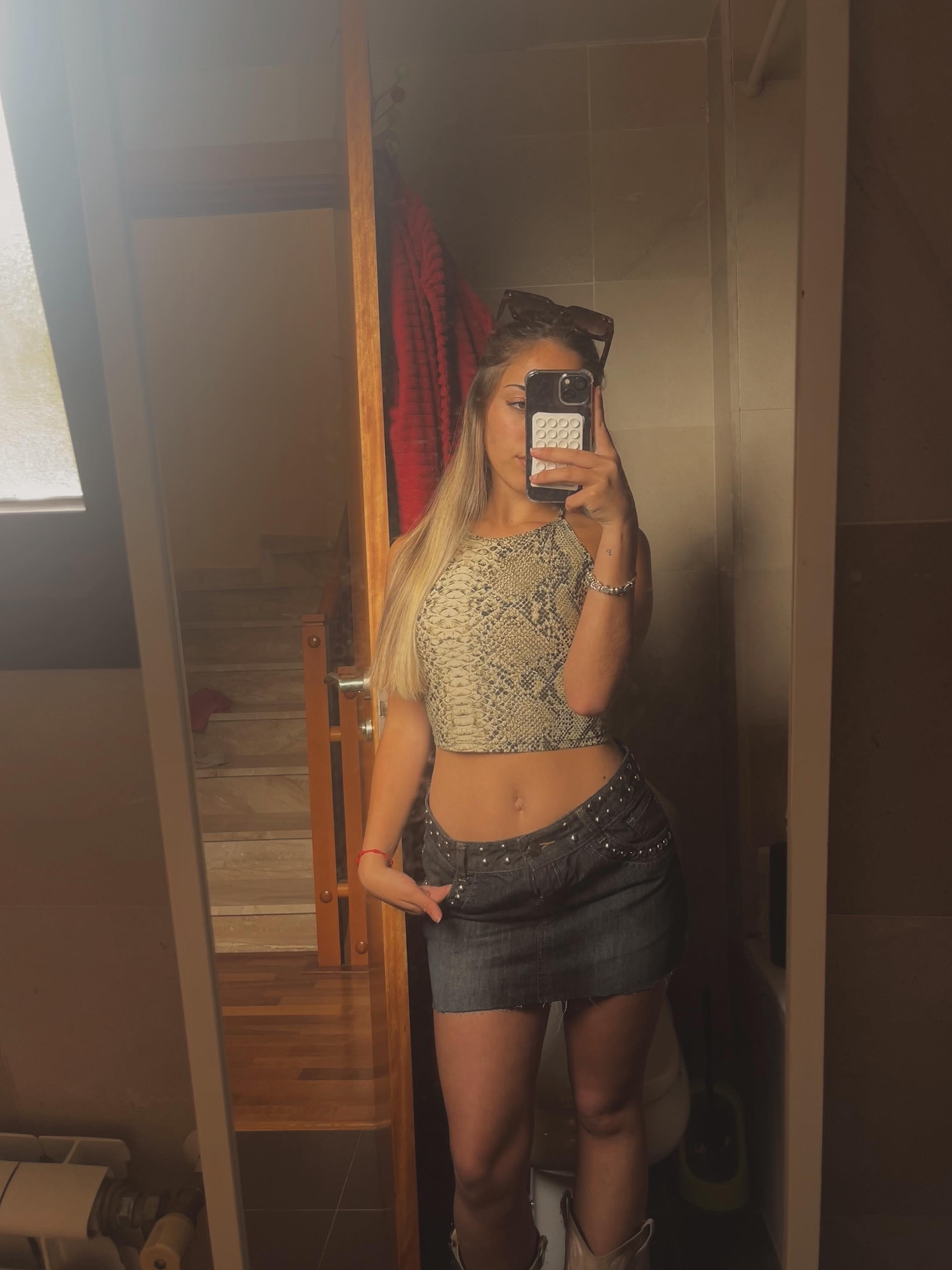 Miniskirt 14